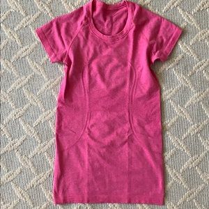 Lulu swiftly short sleeved top size 4